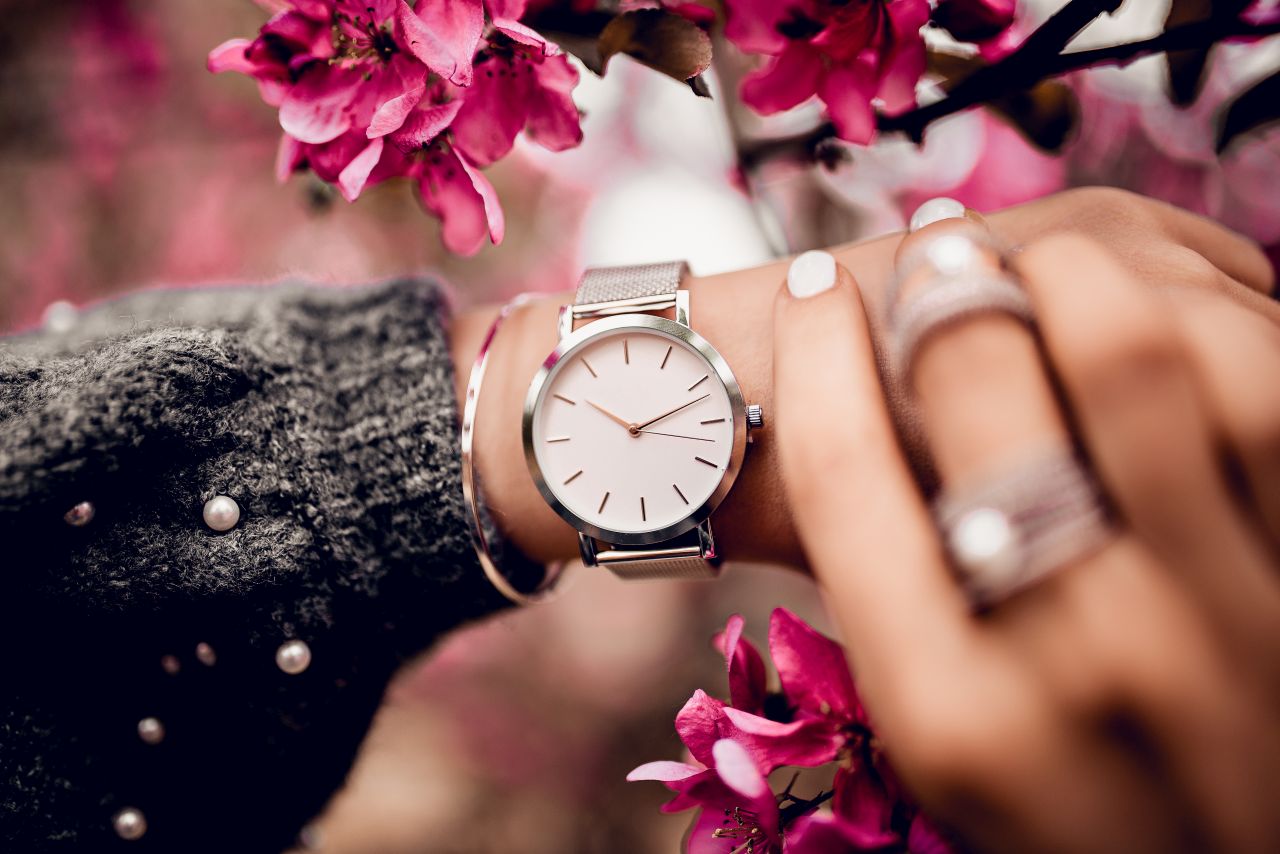 Zegarek dla kobiety – jakie cechy powinien spełniać?