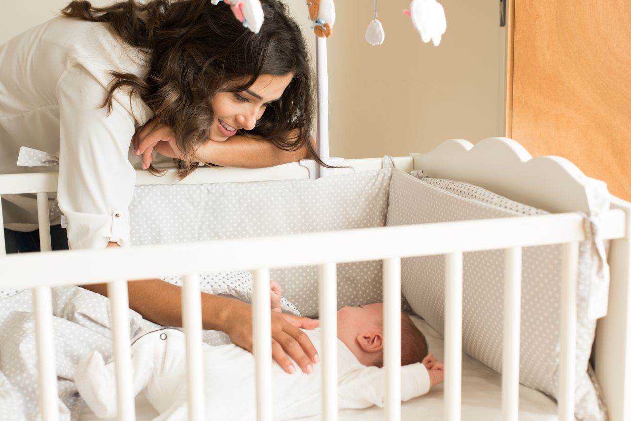 Jak funkcjonalnie urządzi niemowlęcy pokój?