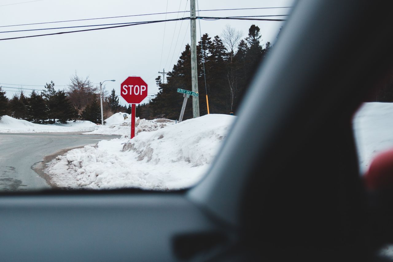 Znaki drogowe – jak możemy je nabyć do indywidualnego użytku?