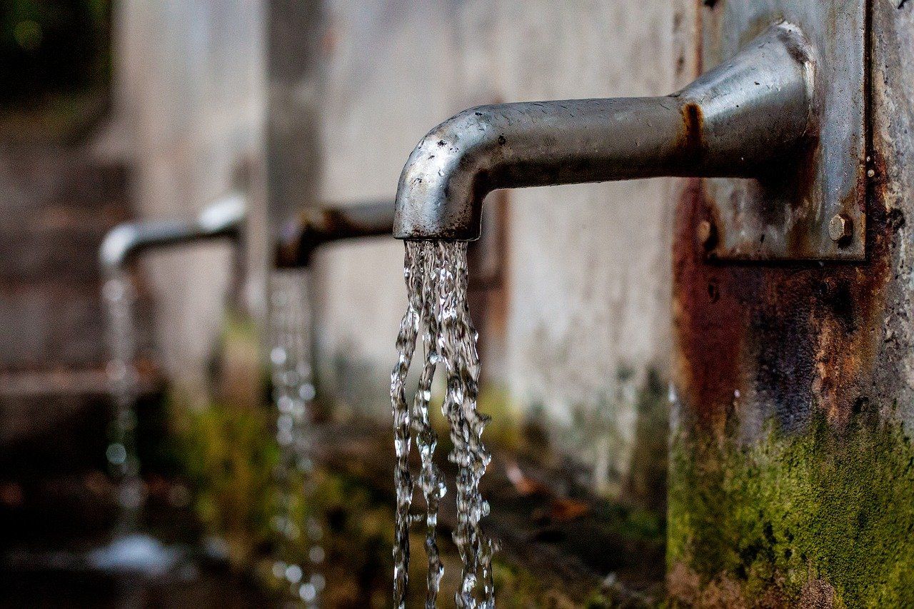 Jak zaoszczędzić pieniądze na gospodarowaniu wody?